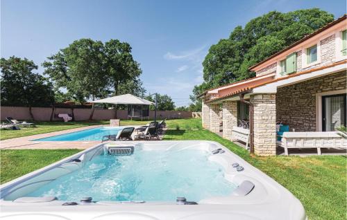 Sajini House | Amazing Home In Sajini