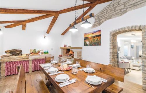 Sajini House | Amazing Home In Sajini