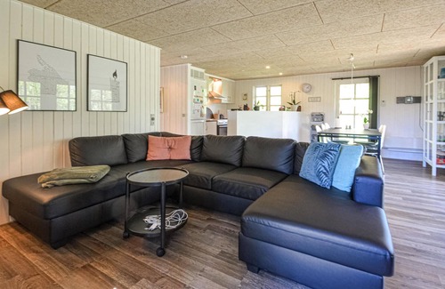 Thyholm House | Amazing home in Thyholm with WiFi