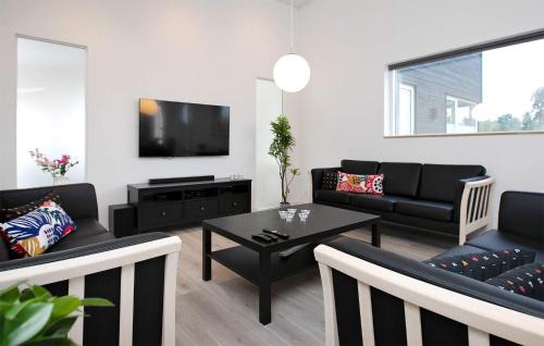 Vejby House | Amazing Home In Vejby With Kitchen