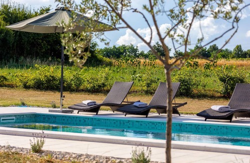 Zminj House | Amazing home in Zminj