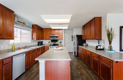 Pflugerville House | Amazing House with Pool, Arcade, Hot Tub, & More