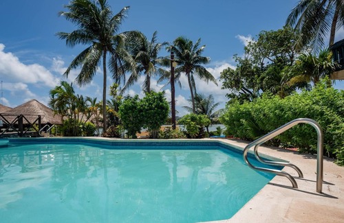 Punta Cancun Apartment | Amazing lagoon view pool