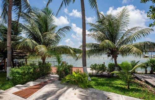 Punta Cancun Apartment | Amazing lagoon view pool