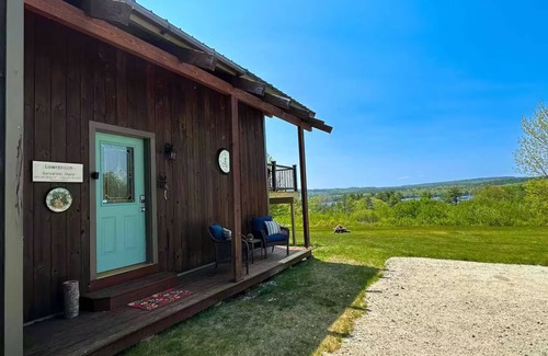 Oxford Cabin | Amazing Lake View~Wood Stove~Deck~Outdoor Shower
