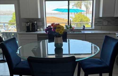 Lakeland Village House | Amazing, Lakeside Pickleball Retreat with 2 courts swim spa & outdoor kitchen