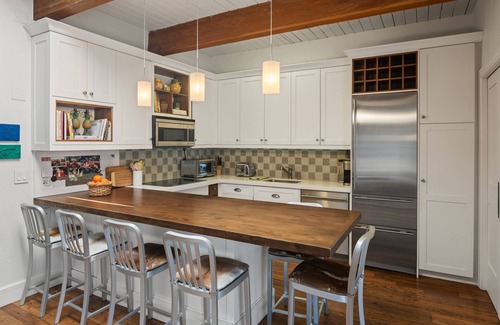 Aspen Condo | Amazing Location - Just Steps To Aspen Mtn, Restaurants, Shops & Nightlife. W/D, FP, AC In Bedrooms