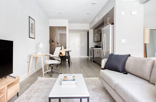 Downtown Long Beach Apartment | Amazing Long Beach 1BR w/Pool & Gym, walk to Ocean Blvd, by Blueground