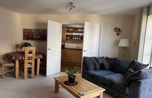 Portishead Apartment | Amazing Marina view Apartment with Balcony Bristol