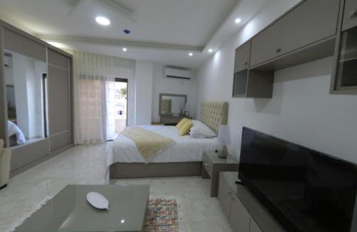Jabal Al-Hussein Apartment | Amazing one Bedroom Apartment in Amman Elwebdah 1