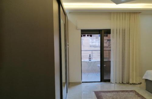 Jabal Al-Hussein Apartment | Amazing one Bedroom Apartment in Amman Elwebdah 1