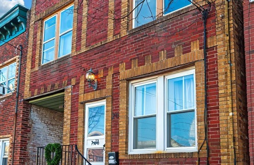 Ampere Apartment | Amazing & Only Steps to NYC Train