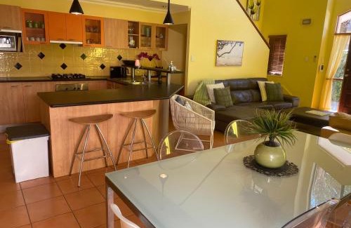Labrador Villa | Amazing Perfect Family Home - GC Beach location