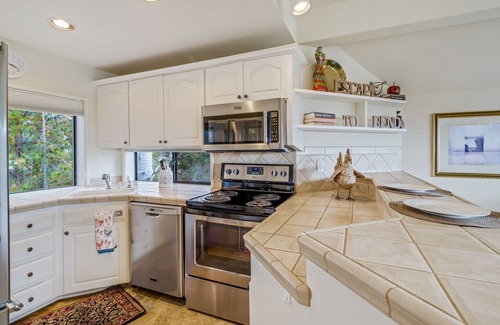 Century West Condo | Amazing River Views with Private Hot Tub