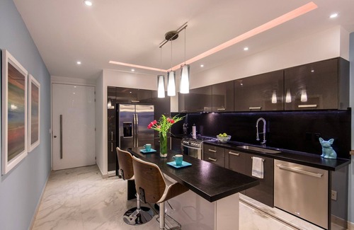 Amapas Condo | Amazing rooftop infinity pool! Ocean view 2 Bed/2 Bath condo. Walk Everywhere