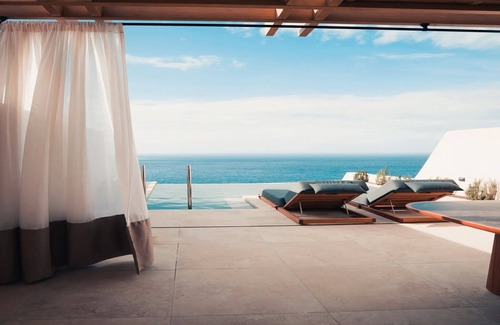 Oia Villa | Amazing Santorini Suite | 1 Bedroom | Cave Junior Suite | Beautiful Sea Views &.