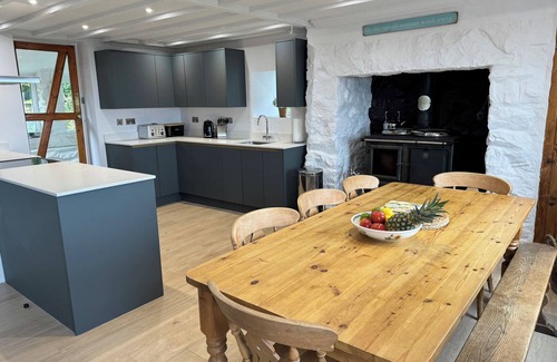 Rhyd-y-clafdy Cottage | Amazing sea views Set in 7 acres of fields Dog friendly On the welsh coast path.