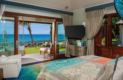 Tryall Villa | Amazing Seafront Villa in Montego Bay, Private Infinity & 2 Sea-Water Pools, Gym, Spa & So Much More