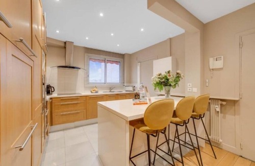 Passy Apartment | Amazing Spacious apt Paris Eiffel Tower 2 Bdr 4/7 P