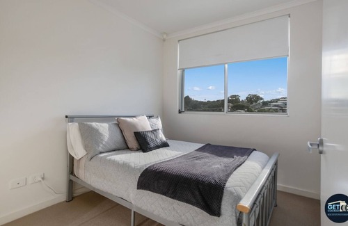 Victor Harbor Apartment | Amazing & Stylish 180 degree Beachfront Views - Pool, Tennis Court & FREE WI-FI