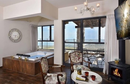 Artists Colony Apartment | Amazing Suite with Galilee View