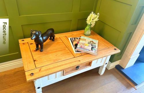 Bookham House | Amazing Summer Surrey Cottage