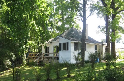 Irons House | AMAZING SUNSETS! Big Bass Lake Cottage! Swim,boat,fish!