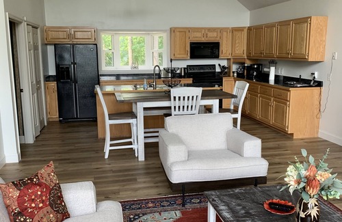 Unaka House | Amazing view from the Family Lake Retreat
