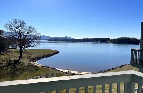 North Shore Condo | Amazing View, Quiet Cove of Bernards Landing, Sandy Beach, 3 Kings and Twin Bunk