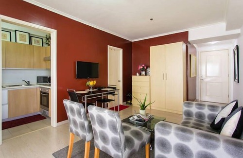 Bonifacio Global City Condo | Amazing Views From The 34th Floor @BGC,The Fort with Wi-fi