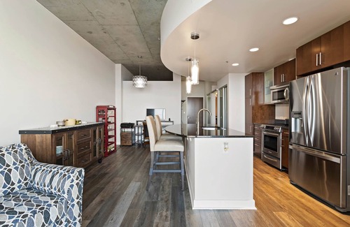 Downtown Denver Condo | Amazing views of Downtown Denver from this 36th floor Stunner!
