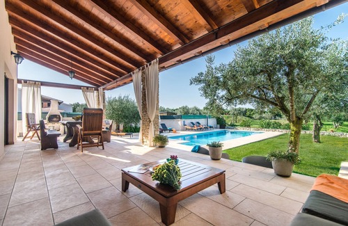 Galizana Villa | Amazing Villa Lorraine with a private pool and big garden for enjoyable gateway