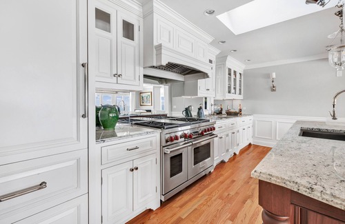 Lordship House | Amazing waterfront front next to lighthouse