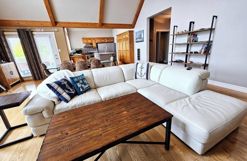 Tobermory Cottage | Amazing waterfront luxury home in millionaire area only minutes from town