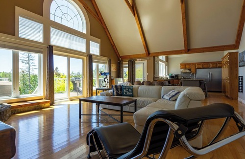 Tobermory Cottage | Amazing waterfront luxury home in millionaire area only minutes from town