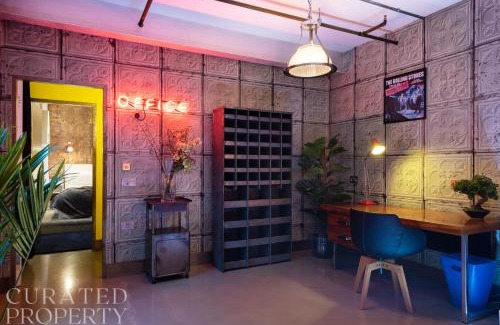 Soho Apartment | Amazingly Luxurious Loft Apartment, Soho - 3 Bedrooms, 2 Bath & Office