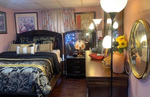 Jamestown House | Ambassador Luxury Room