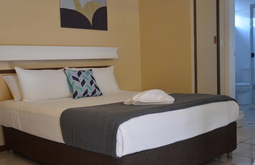 Park Avenue Hotel | Ambassador Motel