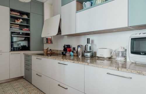 Vivienne Apartment | Amber Blush, by Veeve