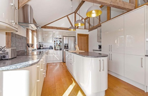 Ashover Cottage | Amber Lodge, sleeps 5, Stunning property nestled in the Derbyshire Countryside