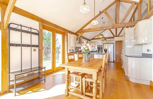 Ashover Cottage | Amber Lodge, sleeps 5, Stunning property nestled in the Derbyshire Countryside