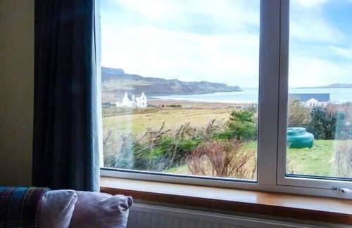 Staffin Cottage | AMBER'S COTTAGE, pet friendly, country holiday cottage in Staffin
