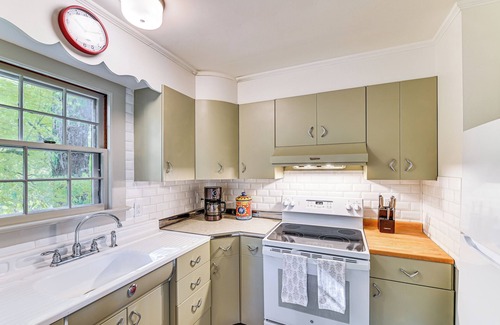 Manchester Apartment | Ambient Manchester Village Abode w/Deck & Pond!