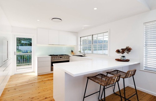 Killcare Heights House | Ambleside by the Sea by HolidayCo.