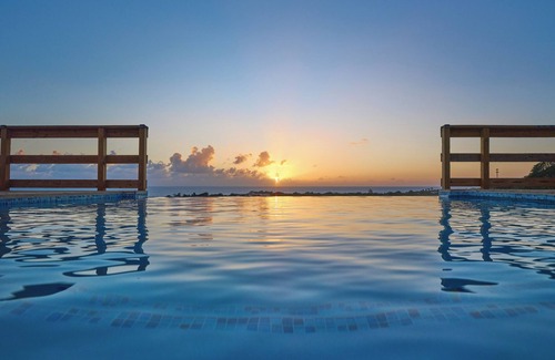 Treasure Beach House | Amelia’s your private, fully staffed Jamaican Retreat, walk to sea & best views