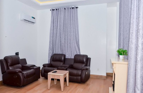 Lekki Phase 1 Villa | AMERICA LUXURY EXTENDED STAY