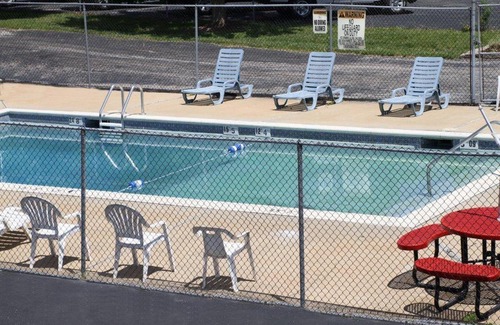 Allenton Hotel | America's Best Inn & Suites Eureka