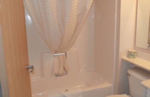 Annandale Hotel | America's Best Value Inn