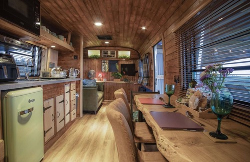 Tiers Cross Apartment | American Airstream - Blossom Farm - Tiers Cross