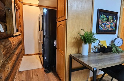 Marblemount House | American Alps Lodge-EV Charger, Gameroom, Hot Tub